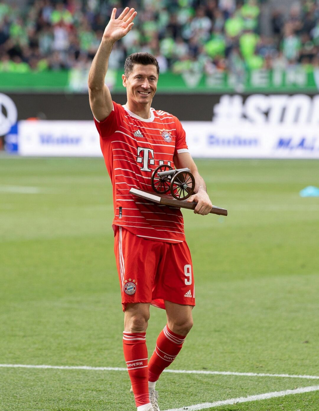  莱万多夫斯基复出 