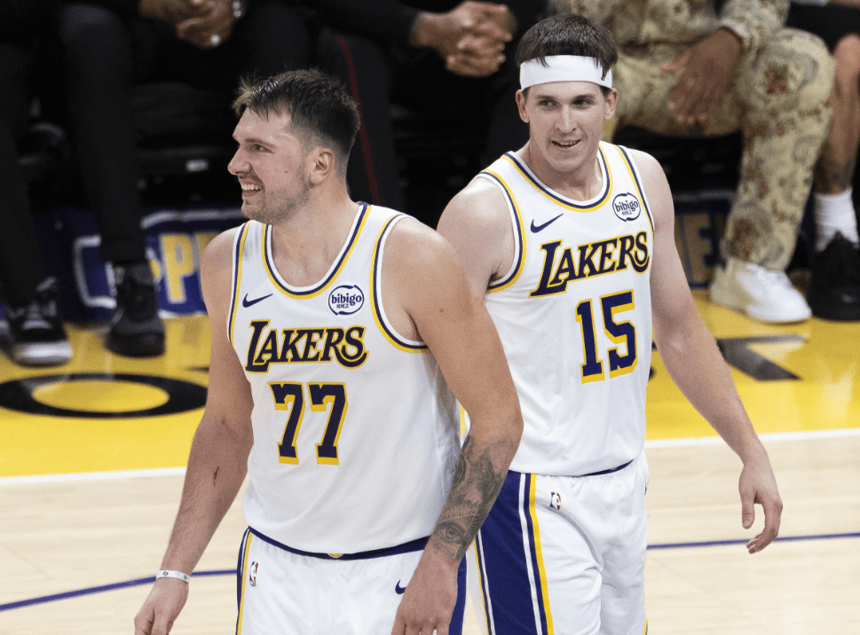 东契奇在SKT比赛中突破纪录,连败引发热议!的简单介绍 东契奇在SKT比赛中突破纪录,连败引发热议!的简单介绍