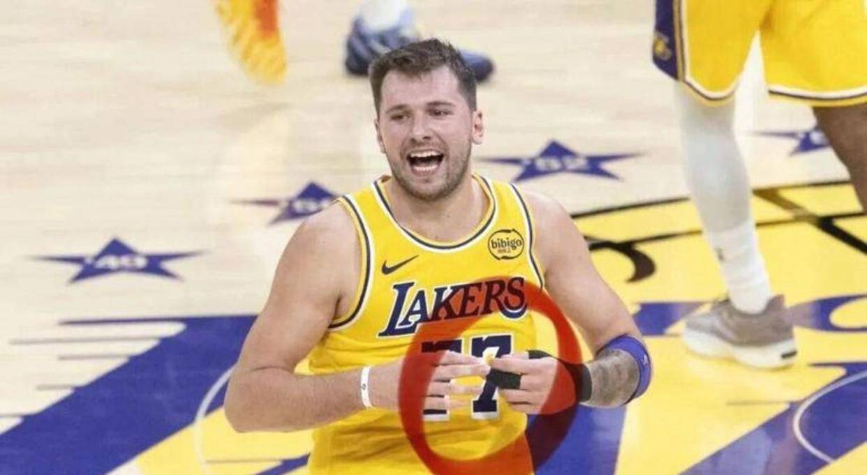 东契奇在SKT比赛中突破纪录,连败引发热议!的简单介绍 东契奇在SKT比赛中突破纪录,连败引发热议!的简单介绍