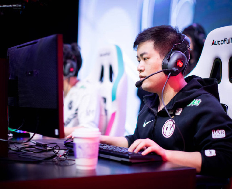 TheShy巅峰对决，Ning与40激战C9分钟，逆转胜负难料！的简单介绍